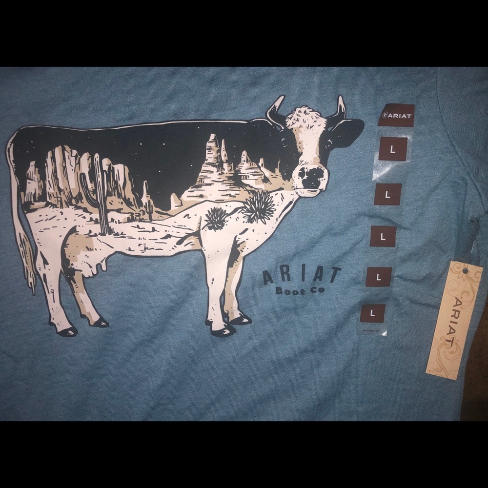 Women’s Ariat t~shirt